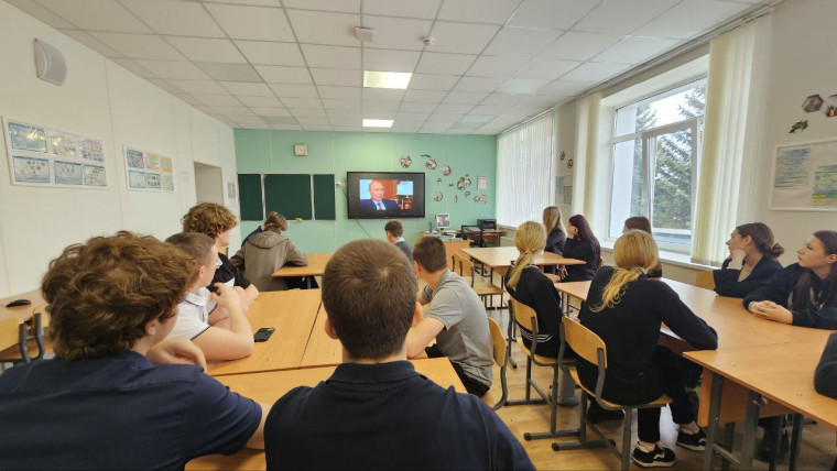 Просмотр документального фильма «Крым. Путь на Родину».