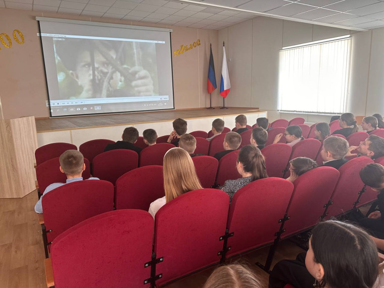 Просмотр документального фильма о Великой Отечественной войне: «Солдатик», посвященный Году Защитника Отечества.